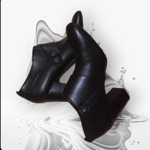 🌻Gorgeous Easy Spirit Chunky Half Boot in Style “Esaldea” Sizes 10 & 11